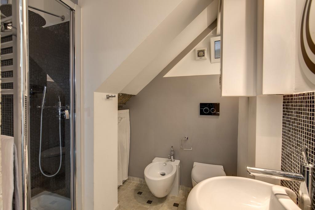 Campo De' Fiori Stylish White Apartamento
